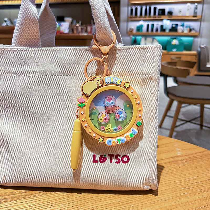 Privezak za ključeve s kapibarom u karikaturi, konstrukcija od injekcijskog prešanja, brend Three Pomelo, individualno pakiranje