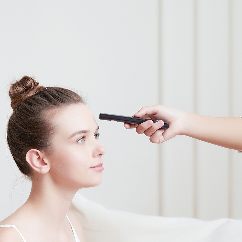 Erkon XLF-GK868A Безконтактен инфрачерен термометър за челото, ръчен, 2×AAA, със сигнал за висока температура, за възрастни и деца