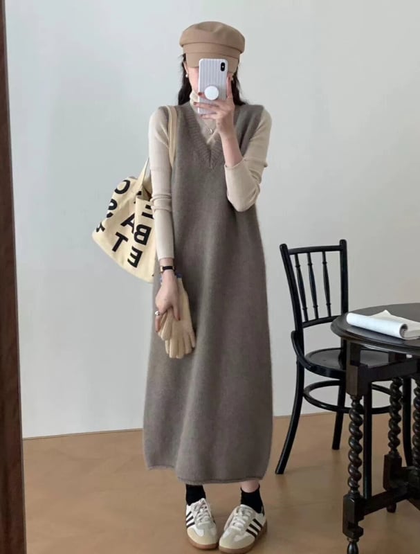 V-nyakú ujjatlan kötött ruha, midi hosszú, nylon keverék