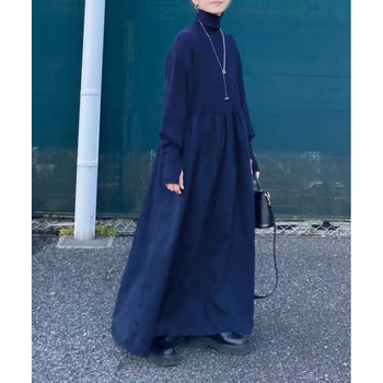 Egyszínű mintázatú ruha, cowl nyakú gallér, hosszú fodros ujjú, A-vonalú szabás, camel gyapjú 95%+