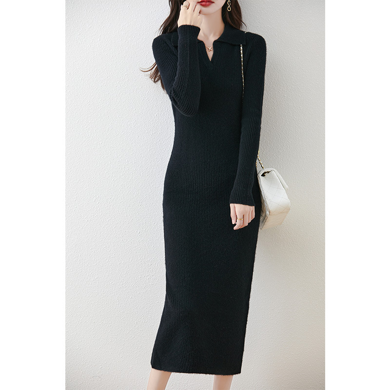 Női hosszú gyapjú kötött ruha polo gallérral, magas derekú szabás, egyrészes szoknya