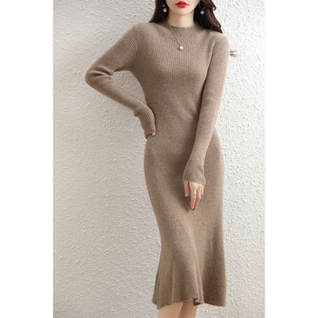 Gyapjúruha, A-vonal, hosszú, kerek nyakú, hosszú ujjú, 95%+ gyapjú, egyszínű