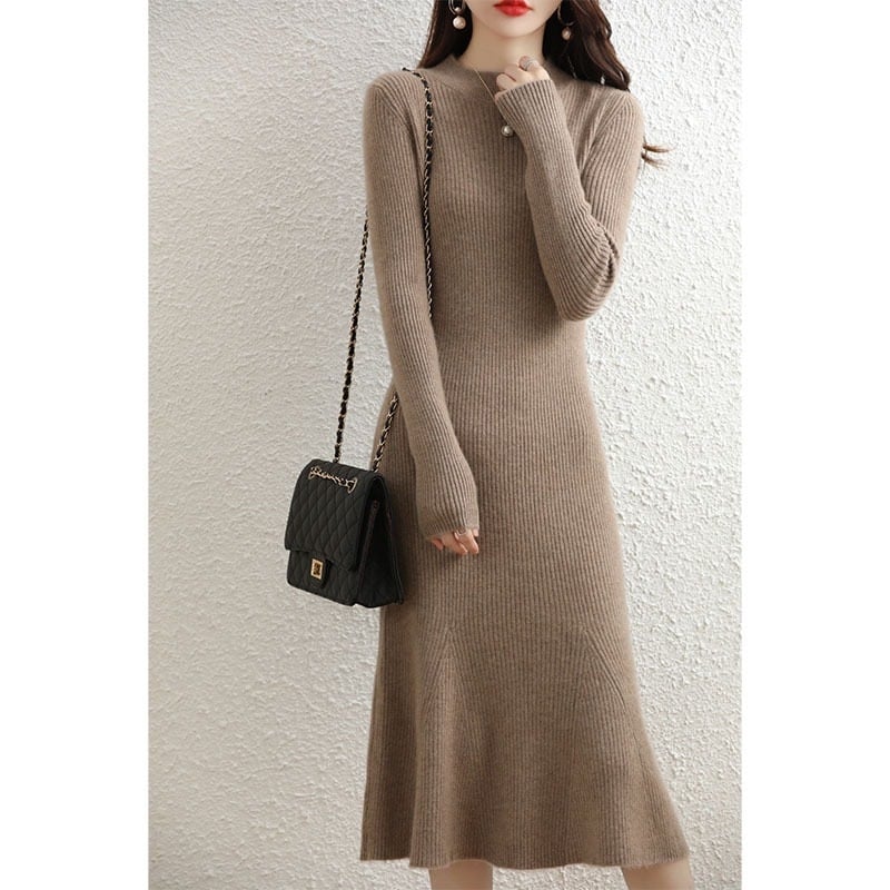 Gyapjúruha, A-vonal, hosszú, kerek nyakú, hosszú ujjú, 95%+ gyapjú, egyszínű