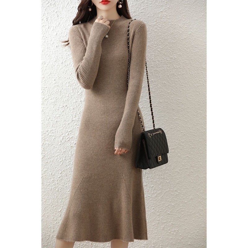 Gyapjúruha, A-vonal, hosszú, kerek nyakú, hosszú ujjú, 95%+ gyapjú, egyszínű