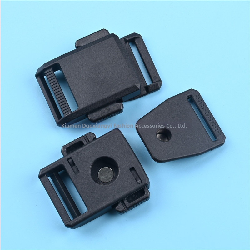 Magická otáčavá plastová spona na tašky — Xianyidue, plast, príslušenstvo k batožine, jar 2023