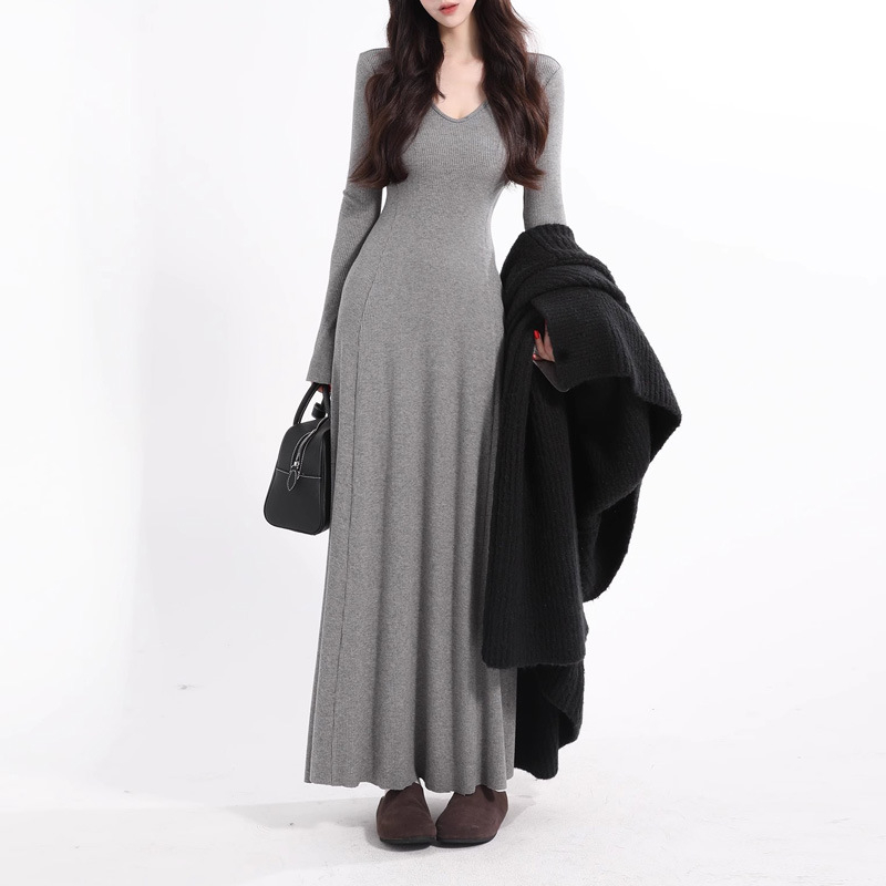 Francia stílusú kötött hosszú ruha V-nyakkal, széles ujjú, A-vonalú szabás, boka hosszú