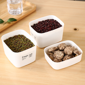 Кутия за обяд с капак – квадратна, PP за храни, подходяща за микровълнова, обем 301–500 mL, еднослойна, херметично затваряща се