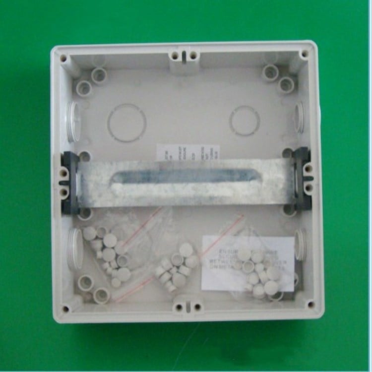 Κουτί διανομής από πλαστικό, αδιάβροχο και ανθεκτικό στη φλόγα, σειρά 56CB8N, IP66, 20A, ρεύμα βραχυκυκλώματος 200A, UV-ανθεκτικό