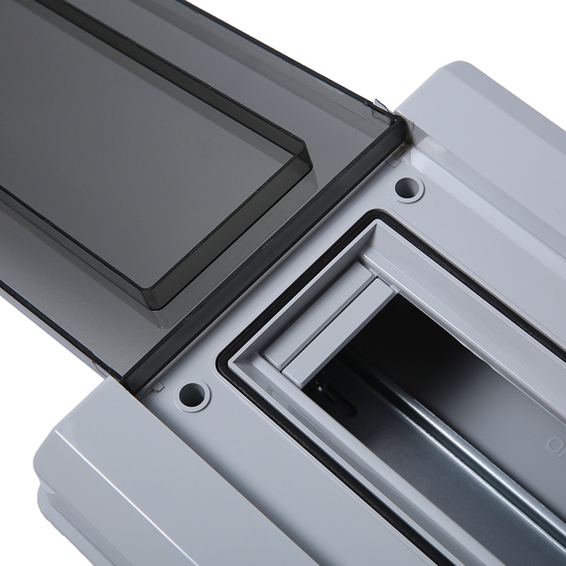 Пластмасова кутия за разпределение с ключалка, водоустойчива, повърхностно монтирана, с защита от автоматичен прекъсвач за външно осветление