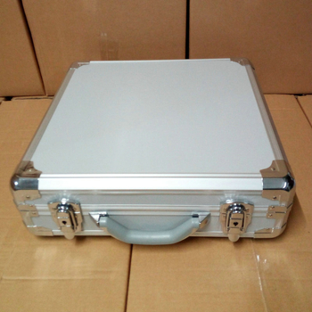 Alumínium ötvözetű flight case, hordozható berendezés-tok, 50 kg teherbírás, ütés- és vízálló, orvosi és laboratóriumi eszközökhöz