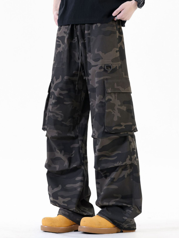 Cargo hlače s kamuflažnim uzorkom, više džepova, široki kroj, imitacija pamuk twill materijala