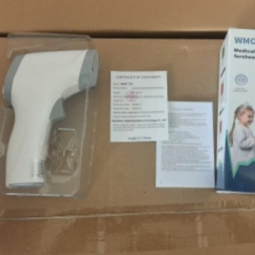 Homlok infravörös hőmérő - kézi, 34,1-42,0°C tartomány; 0,1°C felbontás; LED háromszínű háttérvilágítás; elem: 2x AAA; memóriafunkció