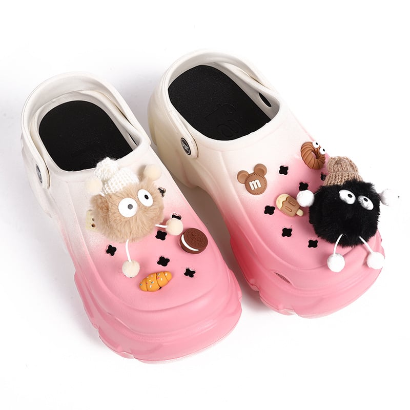 DIY dodaci za Crocs‑stil cipele: privjesak s ugljenu kuglicom i plišanom kuglicom, privjesak s cartoon elf lutkom; model 1; pogodna za sandale i papuče; modni stil; ljeto, proljeće, jesen
