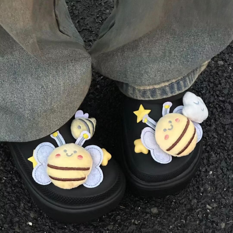 Crocs cipele ukrasi s cvjetnim dizajnom — 3D plišane karikature životinja (lav, mačka, pas, riba) za ukrašavanje obuće; pogodno za sva godišnja doba