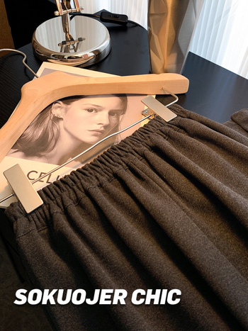 Félhosszú pliszírozott gyapjú szoknya, magas derekú, mikroelasztikus anyag