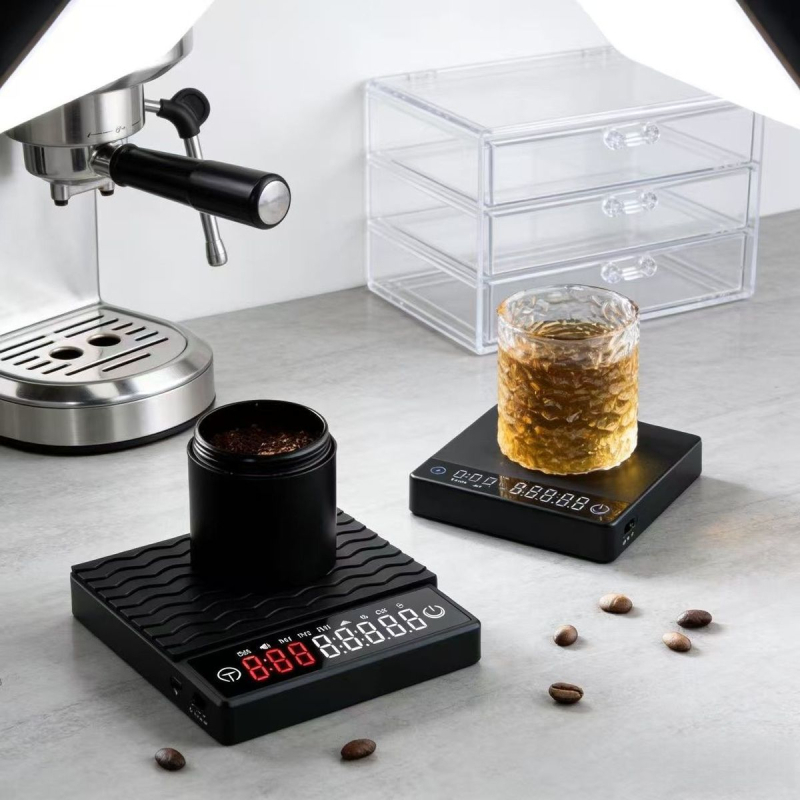 Везна за кафе с интелигентен таймер; електронно измерване; капацитет до 2 кг; вградена литиева батерия; мултифункционална.