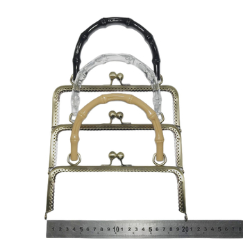 Držač za prtljagu — željezo, Integrity Hardware Factory, proljeće 2023