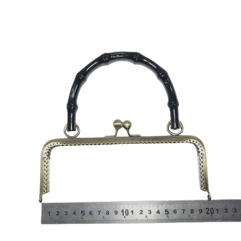 Držač za prtljagu — željezo, Integrity Hardware Factory, proljeće 2023