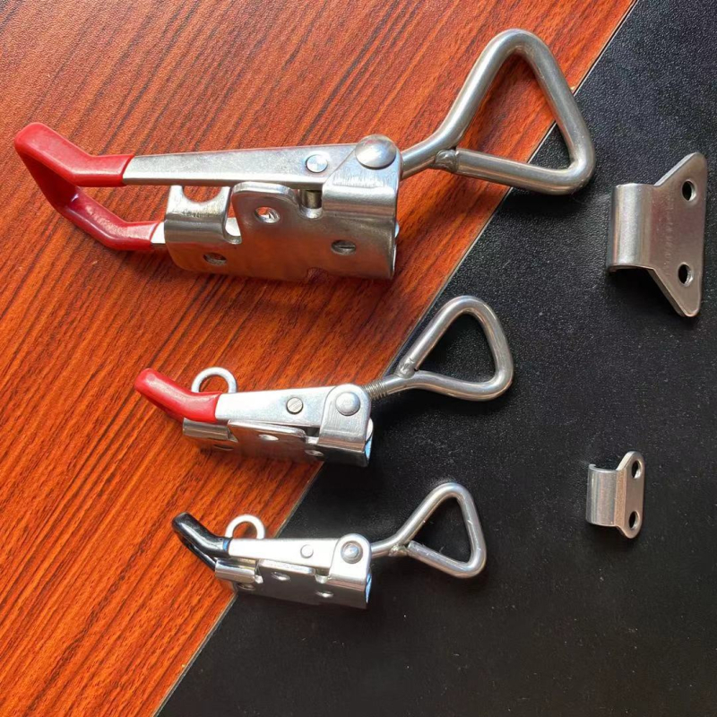304 nehrđajući čelik – prilagodljiva zaključavajuća spojka s lokatorom, vijak tip; modeli KL4001/KL4002/KL4003; marka Nahui hardware; primjena: brodogradnja, strojarski uređaji, željeznički sustavi, drvene i metalne kutije; proizvodnja: utiskivanje; završn