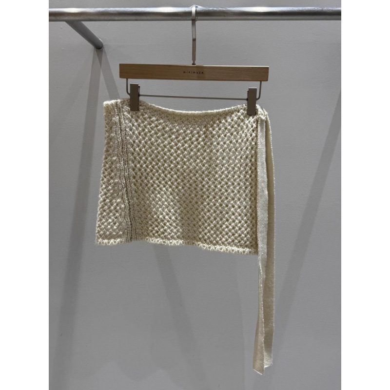 Fustă mini tricotată cu decupaje și design în straturi cu șnur, model 3D, acril material, croială strânsă