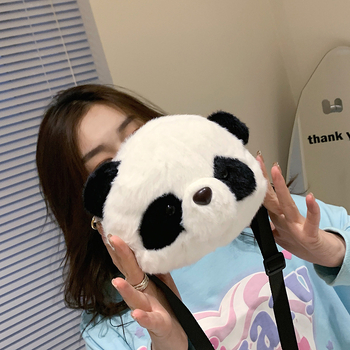 Pliš Crossbody torba za djecu s panda dizajnom, cilindrični oblik, zatvaranje zatvaračem, džep za telefon, unutarnji džep tipa patch
