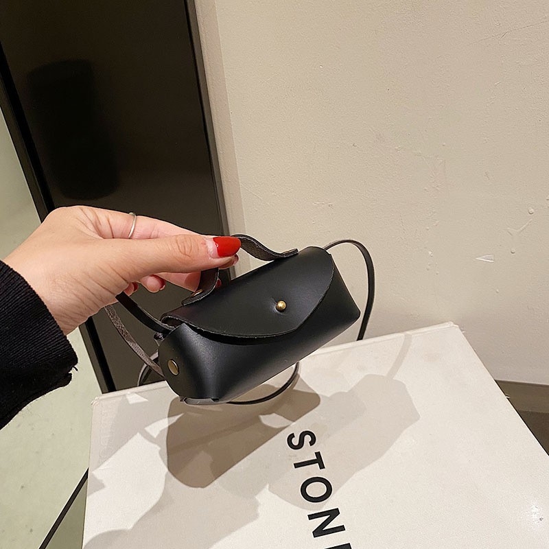 Dječja crossbody torba s poklopcem, PU materijal, horizontalni kvadratni oblik, otvaranje kukom, jedna naramenica