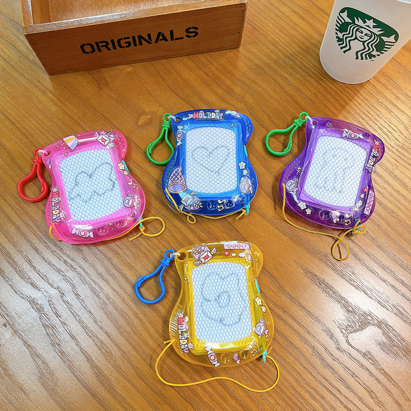 VNM Mini Tablă Magnetică de Scriere – Breloc, Plastic, Ambalaj Individual, Gata de Cadou, Pandantiv Drăguț pentru Studenți