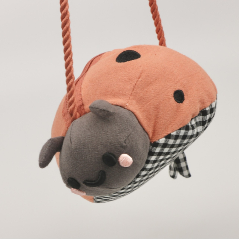 Dječja crossbody torba u obliku bubamare, unisex, za malu djecu, pamuk vanjski materijal, podstava poliester-pamuk, proljeće 2024 (Unisex, mala djeca, pamuk vanjski, podstava poliester-pamuk, proljeće 2024)