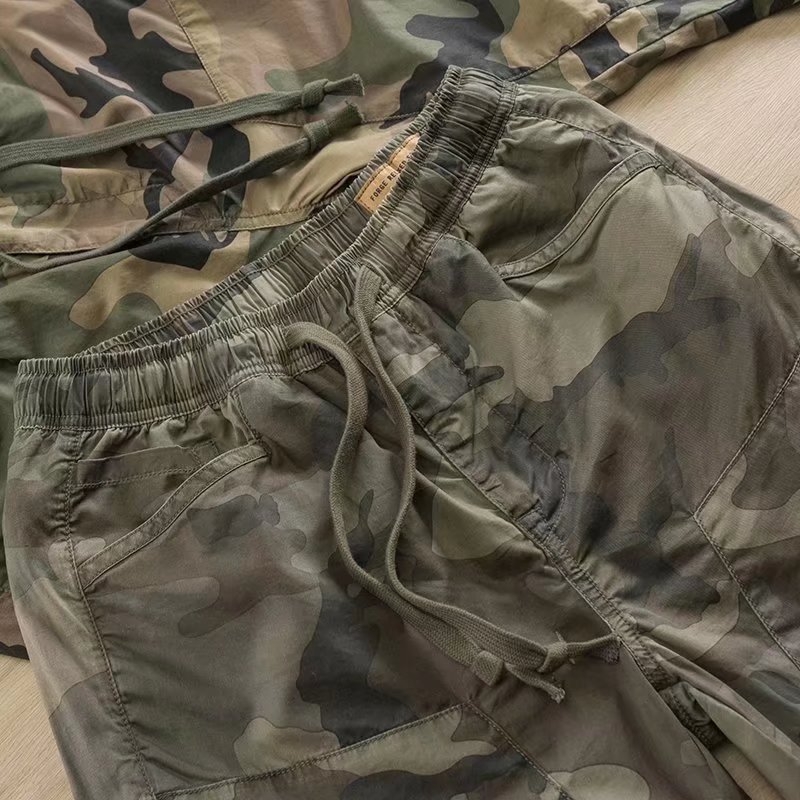 Мъжки работни панталони с износоустойчив материал, камуфляжен модел, свободен силует, множество джобове (износоустойчив; камуфлаж; свободен силует; средна талия; множество джобове)