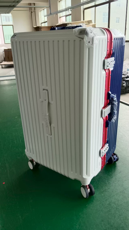Kufr za putovanja velikog kapaciteta, PC kofer s TSA zaključavanjem, univerzalni kotači, težina 3,5 kg, USB sučelje