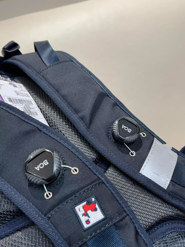 Ученическа раница за начално училище - унисекс, нейлон, водоустойчива и дишаща, с гръбна защита и ергономично извити презрамки (за деца в 3-4 клас)