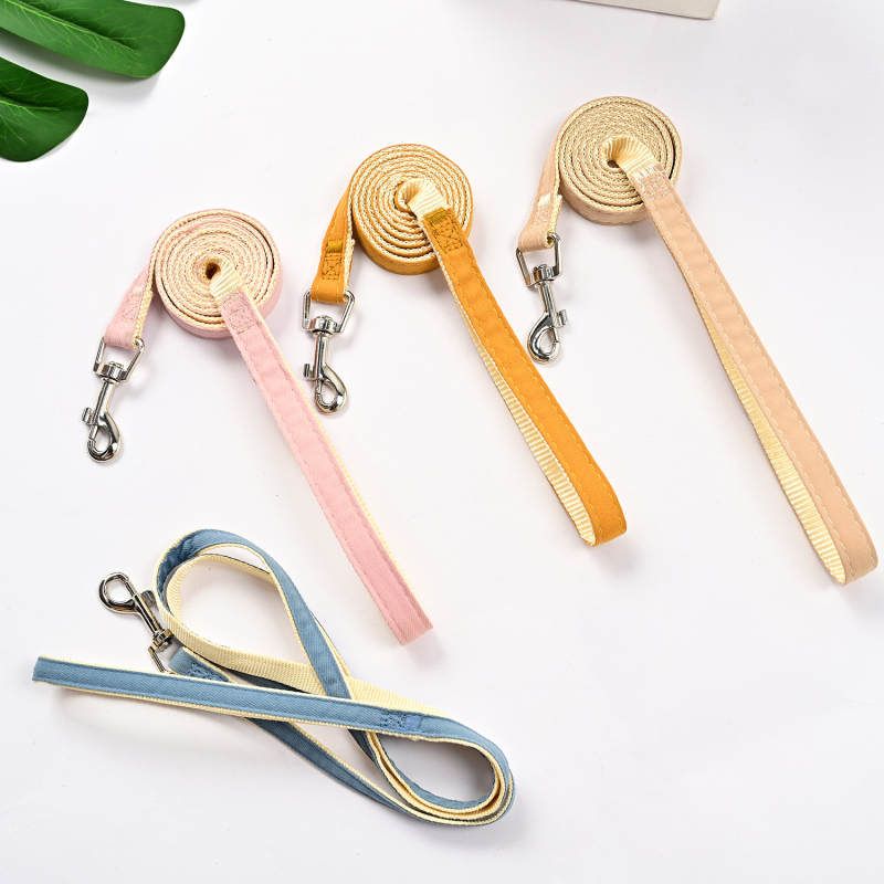 Lesă extensibilă, reglabilă, în stil rucsac pentru pisici și câini de talie mică