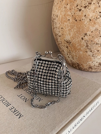 Rhinestone mini pénztárca lánccal, crossbody stílus, általános iskolás lányoknak, ultra könnyű és vízálló