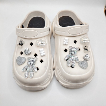 Dodaci za papuče s cvjetnim motivom – model Shoe flower, marka Other, pogodna za ljeto, proljeće i jesen