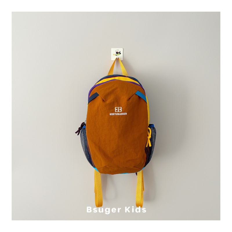 Uniszex nejlon hátizsák általános iskolásoknak lélegző, vízálló kialakítással, bővíthető kapacitással és légpárnás pántokkal