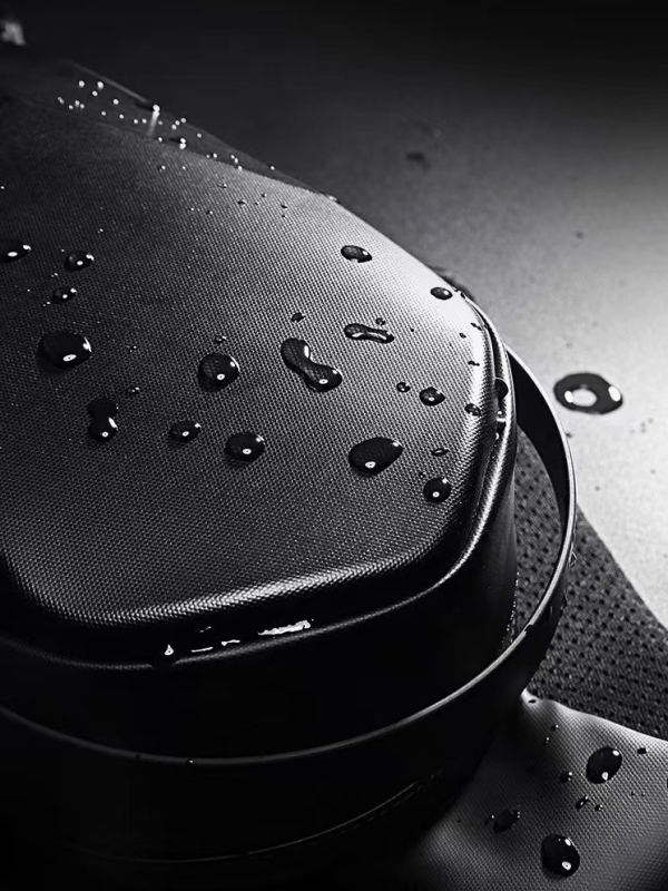 Muška torbica za prsa s tvrdim kućištem i polyedrijskim dizajnom, otporan poliester, crossbody za poslovna putovanja