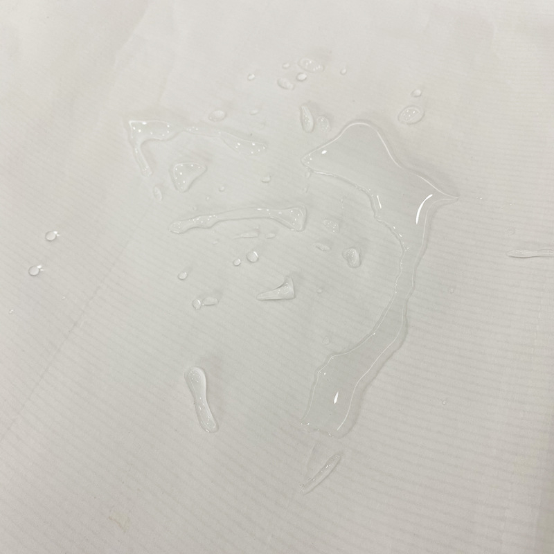 Kompozit szövött csomagoló tasak; anyag: kőpapír + PE fólia + háromrétegű szövött anyag; vastagság 50; terhelhetőség 45