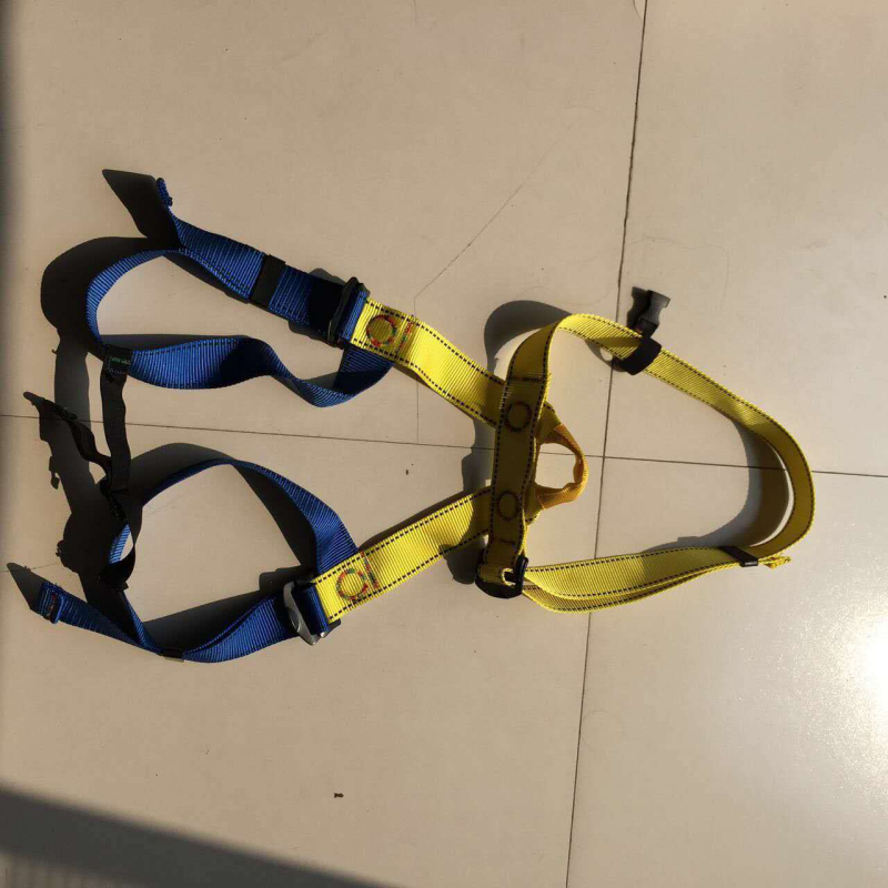 Centură de siguranță tip șezut pentru alpinism în aer liber și lucrări la înălțime; curea din poliester, funie din nailon, lungime 2 m, capacitate de încărcare 600, personalizare disponibilă