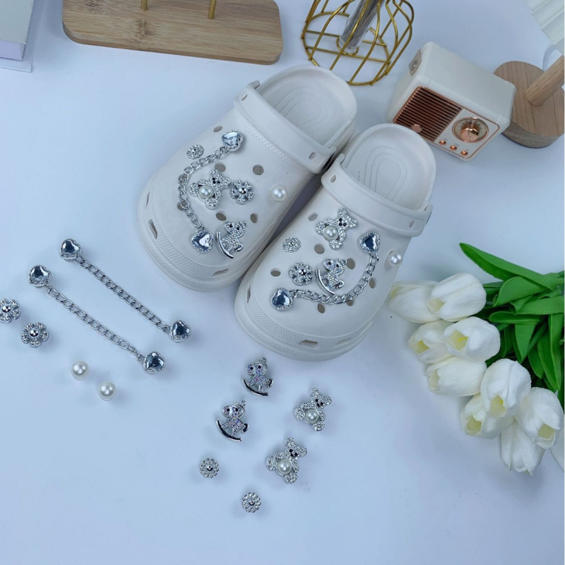Crocs-stil dodatak za cipele s DIY cvijetom, odvojiva dekorativna kopča i lanac • Model JY • Brand JY • Prikladno za papuče • Stil JY Sweet Academy • Sve sezone