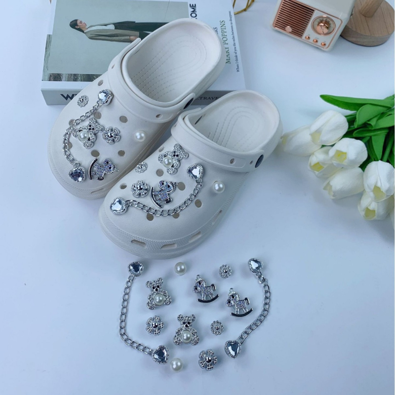Crocs-stil dodatak za cipele s DIY cvijetom, odvojiva dekorativna kopča i lanac • Model JY • Brand JY • Prikladno za papuče • Stil JY Sweet Academy • Sve sezone