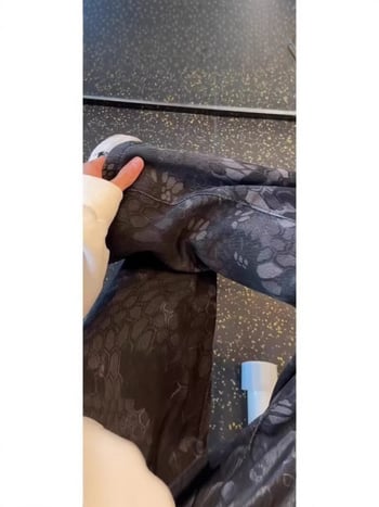 Meeste jeanid - sirge lõikega, keskmine vöökoht, tõmblukk, kamuflaažmuster, denim 30–50% polüestrit