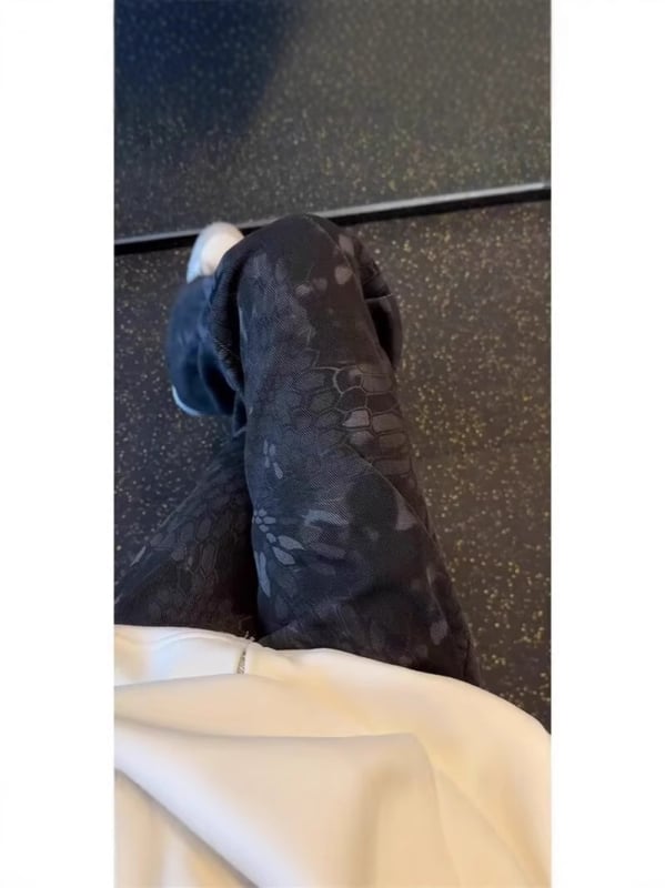 Meeste jeanid - sirge lõikega, keskmine vöökoht, tõmblukk, kamuflaažmuster, denim 30–50% polüestrit