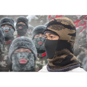 Kerékpáros maszk camuflált mintával, téli kötött sapka beépített fleece nyakmelegítővel és fülvédővel, poliészter