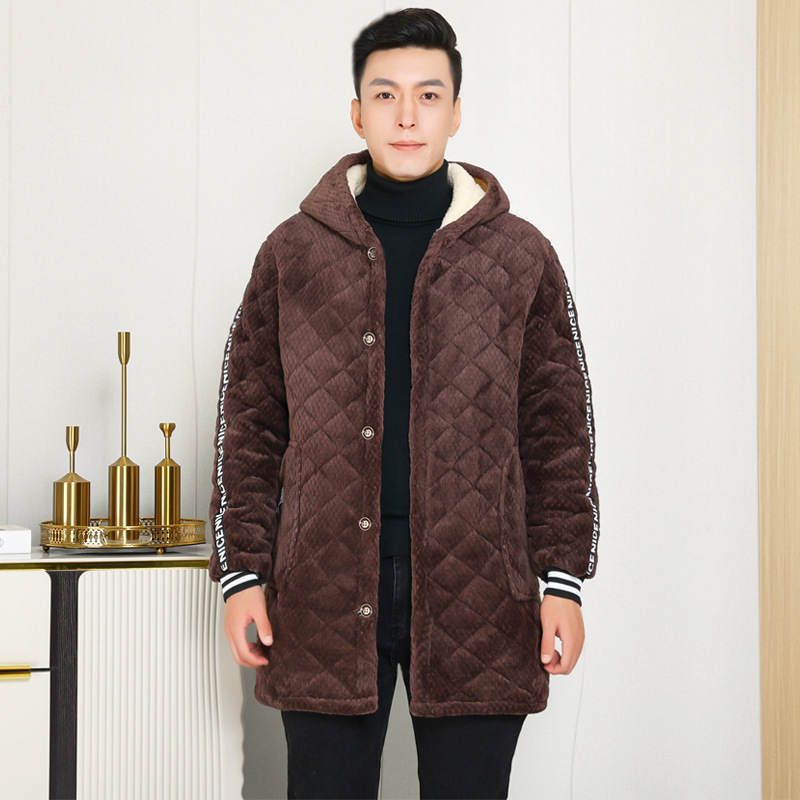 Geacă de iarnă cu glugă, căptușită cu poliester, croială lejeră, lungime medie, închidere cu nasturi la un rând, umplutură poliester și căptușeală poliester, buzunare laterale