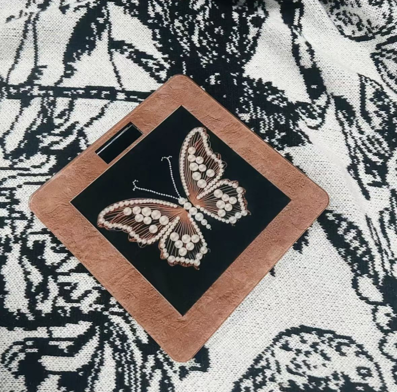 Везна за телесни мазнини с дизайн в стил пеперуда (3D), 180 кг капацитет, ABS корпус, безжичен обхват до 5 м, 220V захранване, измерване на телесни мазнини и телесна вода