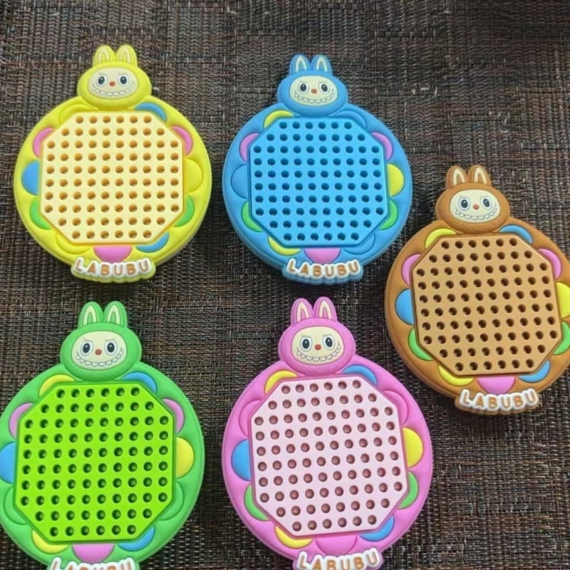 Okoshi μαγνητικός πίνακας ζωγραφικής με μεταλλικές μπίλιες, μπρελόκ, πλαστικό, χαριτωμένο στυλ