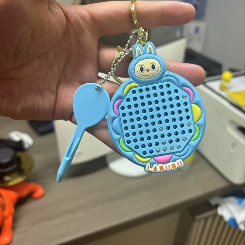 Okoshi μαγνητικός πίνακας ζωγραφικής με μεταλλικές μπίλιες, μπρελόκ, πλαστικό, χαριτωμένο στυλ