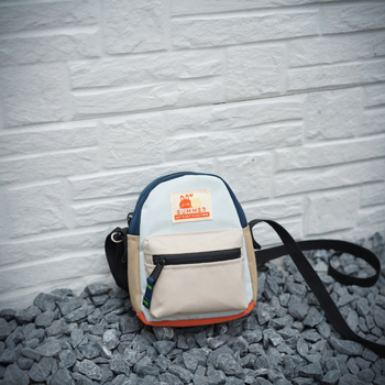 Dječja crossbody torba, cilindričnog oblika od najlona, s džepom za telefon, lagana (najlon; cilindrični oblik; zatvarač; džep za dokumente; poliester podstava)