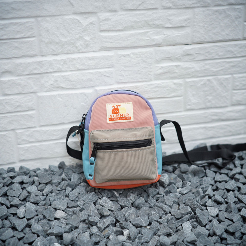 Dječja crossbody torba, cilindričnog oblika od najlona, s džepom za telefon, lagana (najlon; cilindrični oblik; zatvarač; džep za dokumente; poliester podstava)
