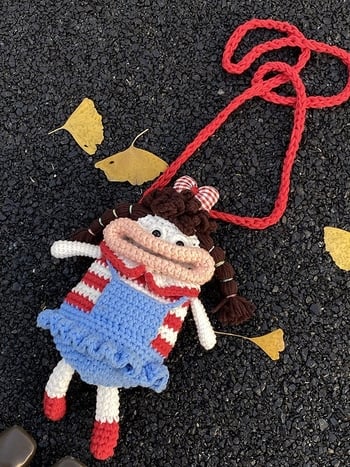 Pletena crossbody torbica za djevojčice, s prugastim uzorkom i crtanim motivom, može pohraniti sitnice, pogodna za osnovnu školu